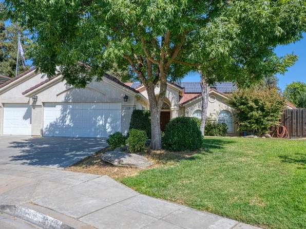1488 Minarets Ave, Clovis, CA 93611