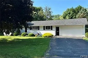 3 bed, 1.0 bath, 1248 sqft, $2,900 — Photo 2