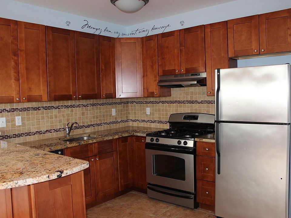 1st image of 1203 Jackson Ave APT 9B