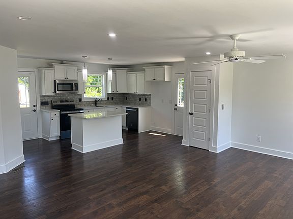 4th image of 5833 Seminary Rd
