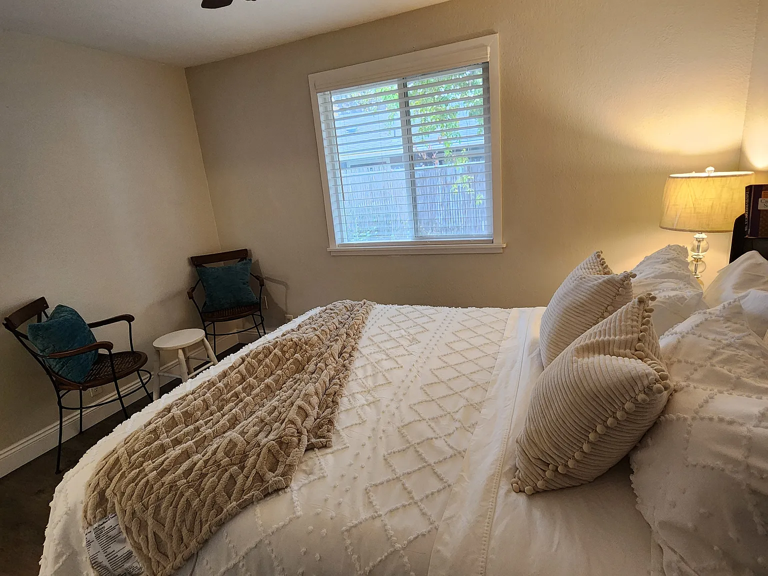 2 bed, 1000 sqft, $1,950 — Photo 4