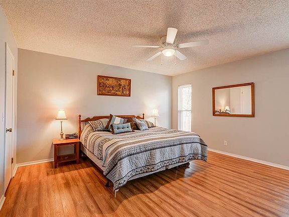 4th image of 1601 S Celia Ln