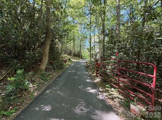 25 Buck Ridge Rd, Fairview, NC 28730