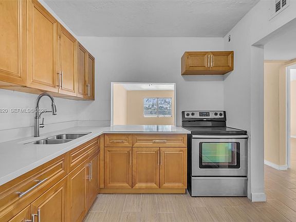2nd image of 18900 NE 3rd Ct APT 520