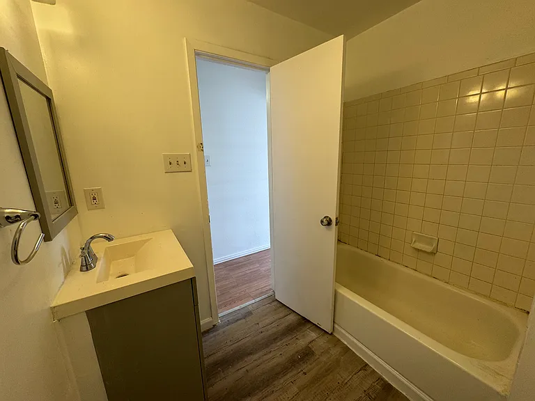 2101 Lamplight Village Cir #B — Photo 9