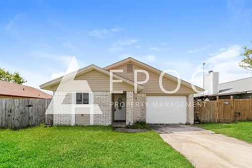 2208 Creekwood Dr Photo 1