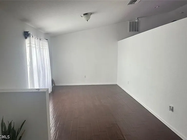 2115 NW 19th Ave — Photo 4