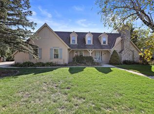 4275 S Victoria Cir, New Berlin, WI 53151