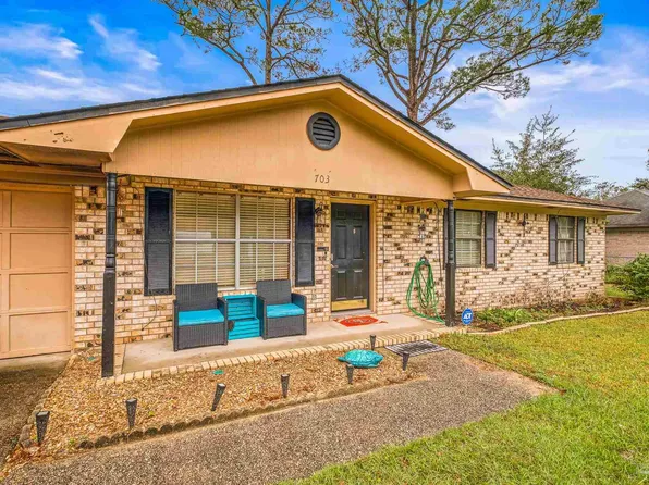 703 Carondelay Dr, Pensacola, FL 32506