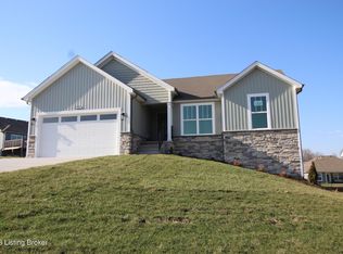 6303 Larkgrove Dr, Louisville, KY 40229