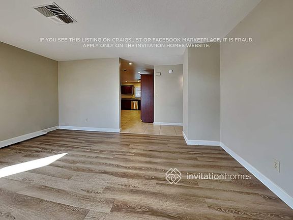 4th image of 1424 N Ashland