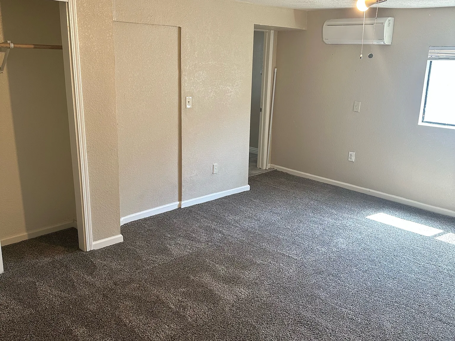 1 bed, 750 sqft, $1,350 — Photo 3