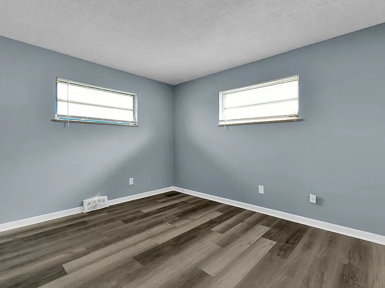 3159 Stephen Dr S — Photo 41