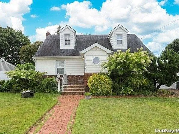 434 17th Street, West Babylon, NY 11704