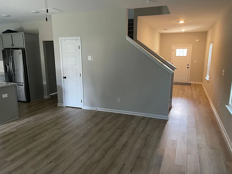 2718 Dunstan Ln — Photo 4