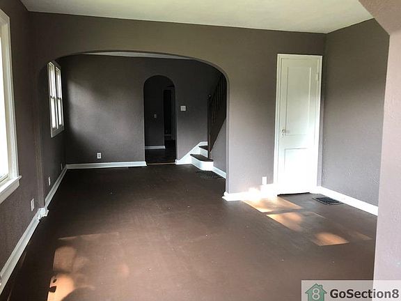 2nd image of 3247 Winthrop Ave