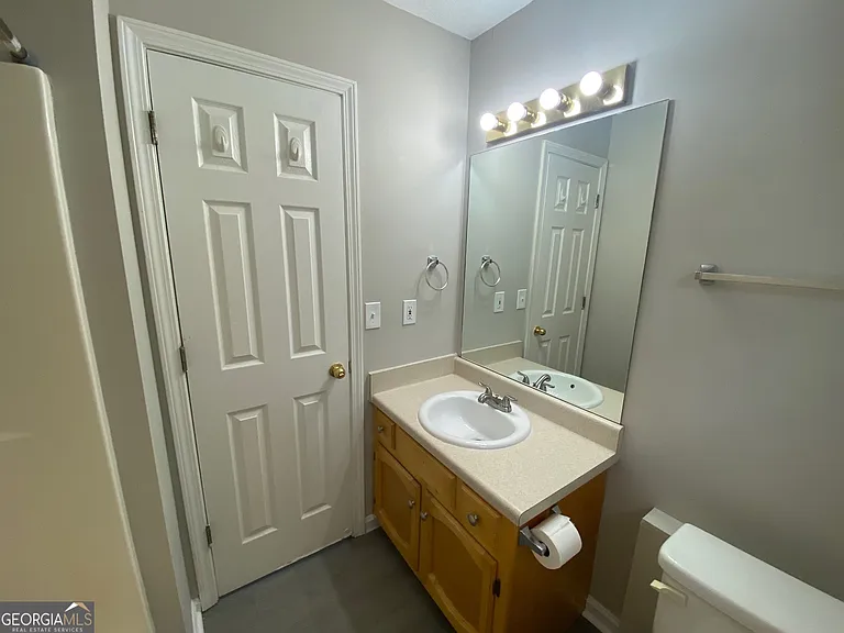 160 Smith Ave #B — Photo 13