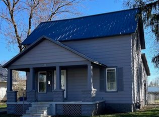 122 E Pine St, Fremont, MI 49412