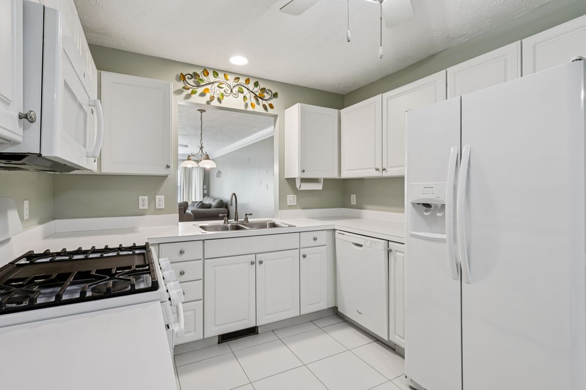 Sunflower Ln-S2207-017.jpg