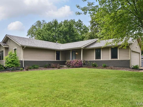 60 Constellation Hl, Saint Peters, MO 63376