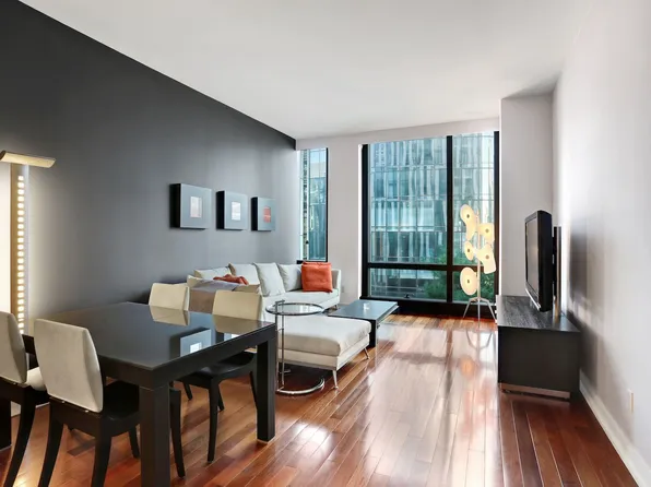 101 Warren Street image 1 of 17