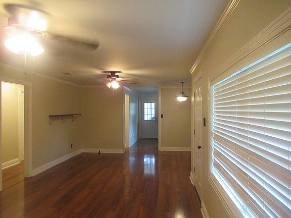 5th image of 4 Woodhill Dr