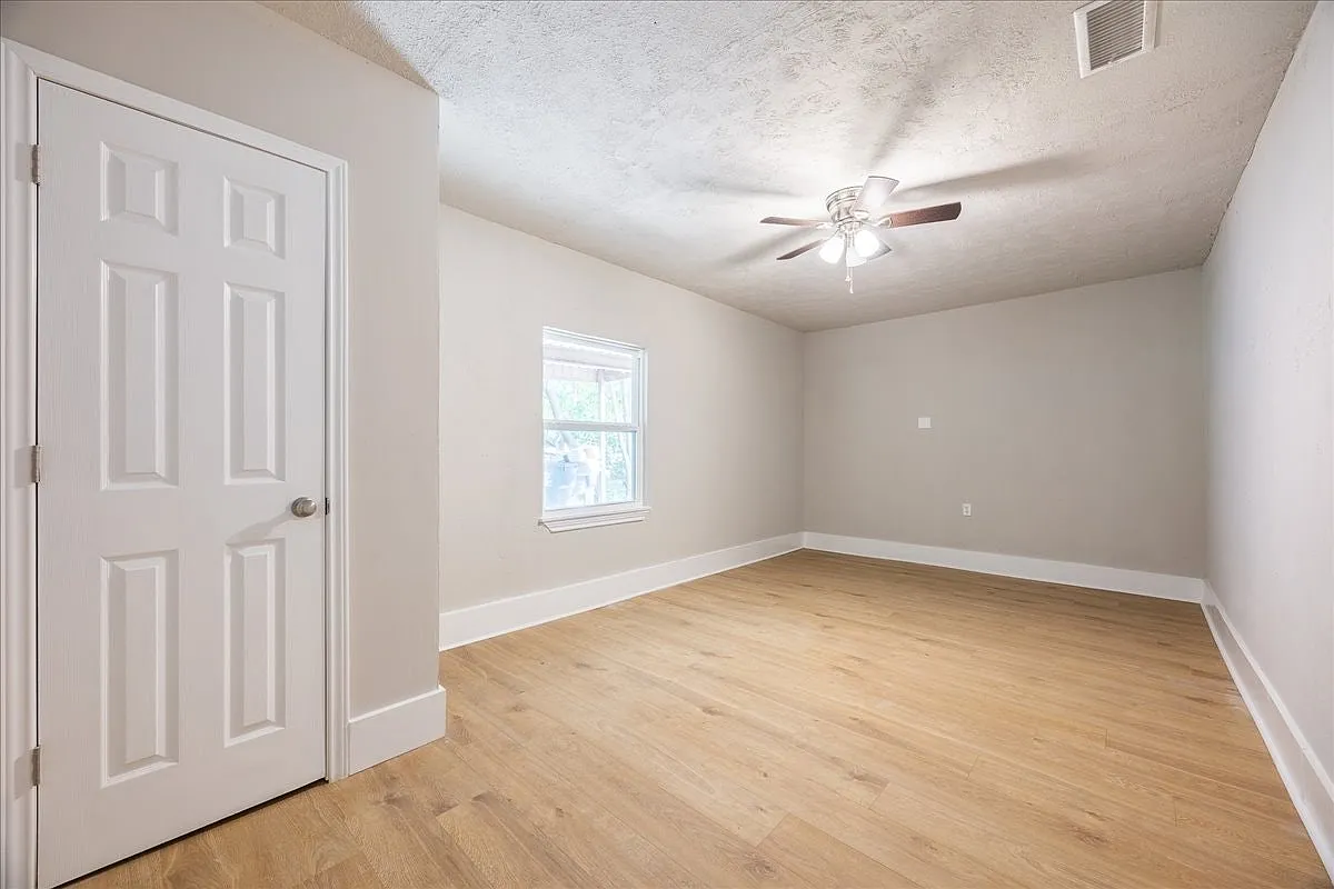 103 Hillcrest Drive — Photo 4