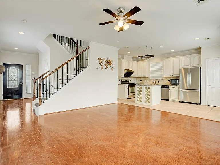 10046 Hillside Bayou Dr — Photo 6