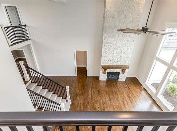 5th image of 15720 Canterbury St