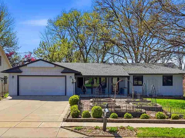 415 Woodridge Ave, Iowa City, IA 52245