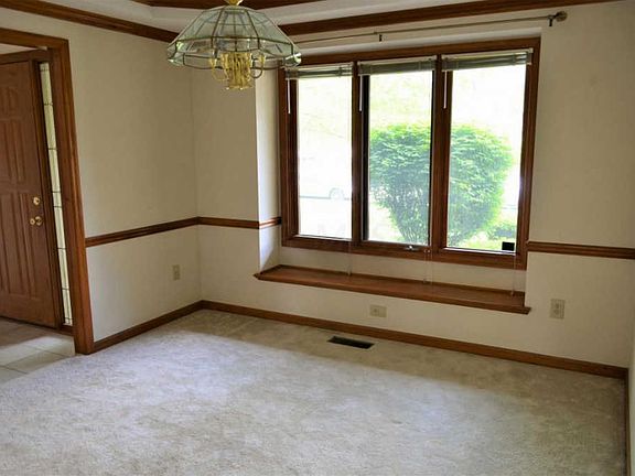 4th image of 687 Venetian Way