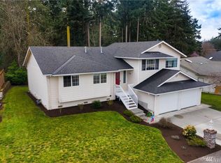 2700 SW Talon Loop, Oak Harbor, WA 98277