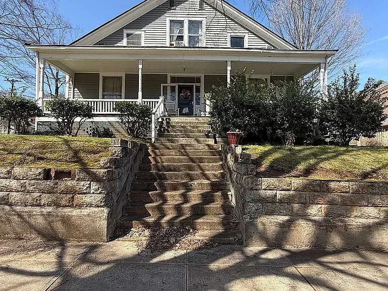 401 E Broad St #1 — Photo 2