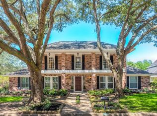 1601 Country Club Blvd, Sugar Land, TX 77478
