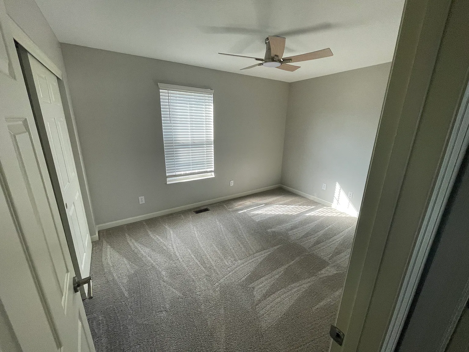 2 bed, 1728 sqft, $1,975 — Photo 4