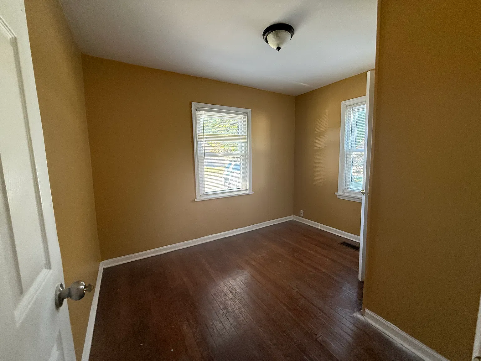 3 bed, 1000 sqft, $1,499 — Photo 4