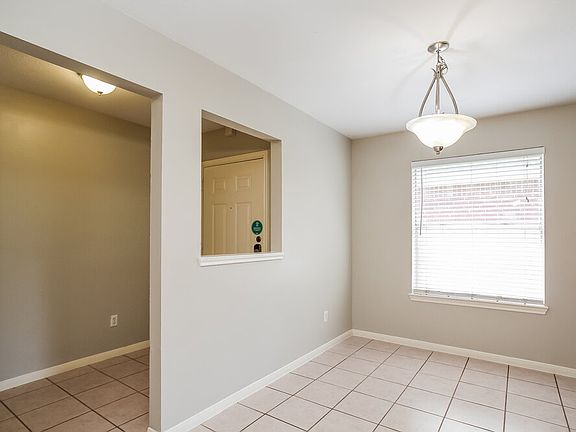 5th image of 18303 Beaverdell Dr