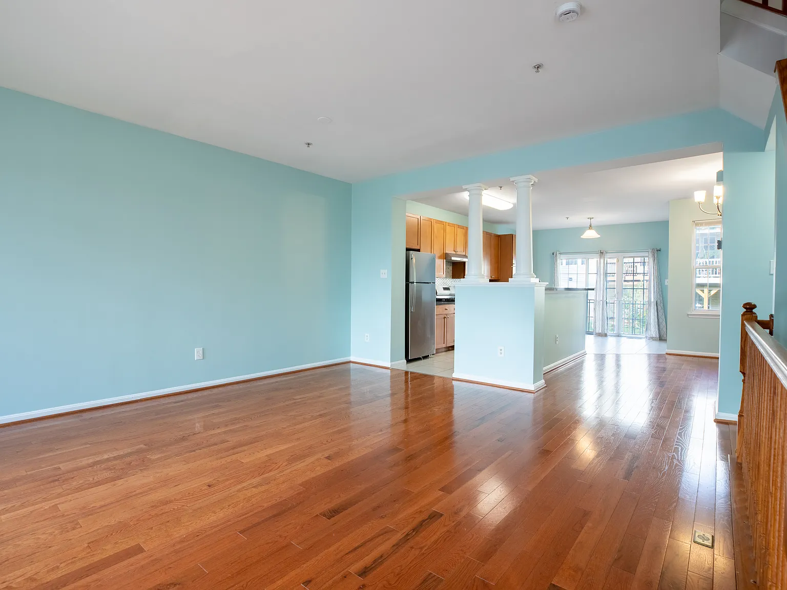3 bed, 2173 sqft, $3,250 — Photo 2