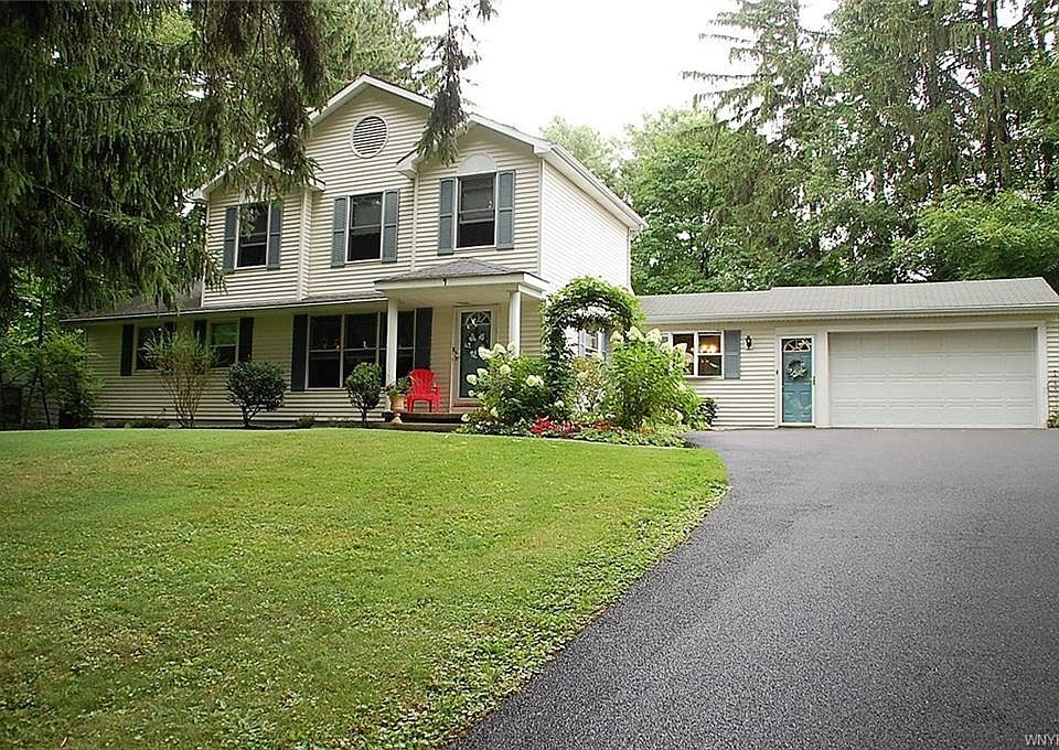 1st image of 4 Saville Dr