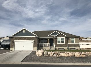 2433 E Horizon Dr, Eagle Mountain, UT 84005