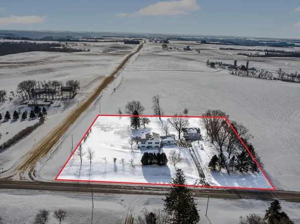 23781 County Road 10, Wabasha, MN 55981
