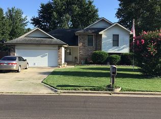 3210 W Primrose St, Springfield, MO 65807