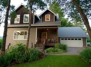 4030 Stonegate Dr, Hood River, OR 97031