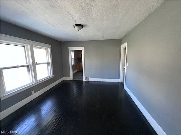 3rd image of 4291 E 114th St