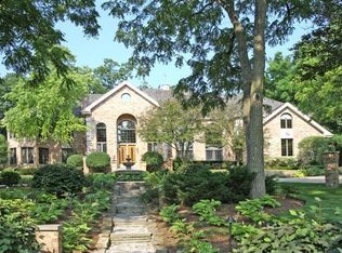 1020 Blackburn Dr, Inverness, IL 60067