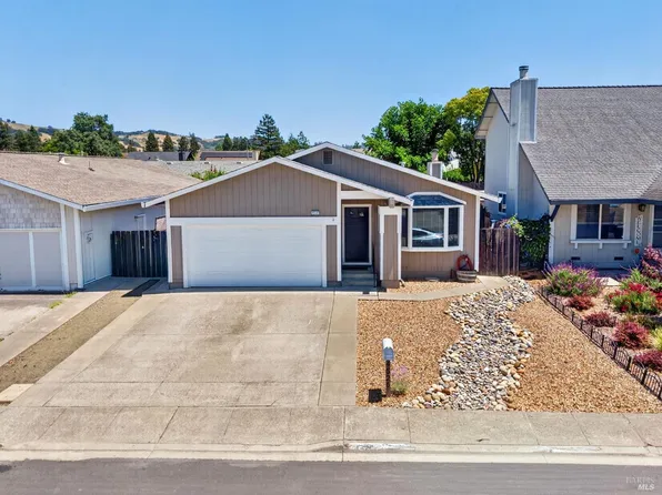 4526 Hillview Court, Rohnert Park, CA 94928