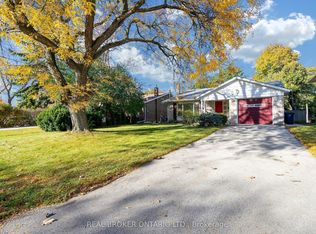 36 Marthclare Ave, Toronto, ON M3A 1E2