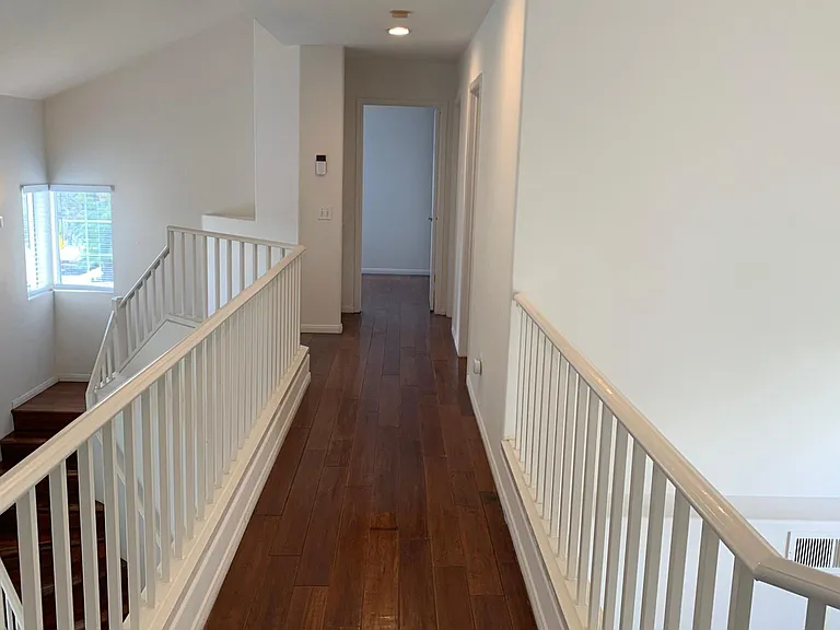 565 Kiley Rd — Photo 8