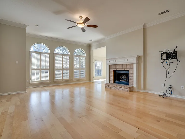 2724 Lakehollow Ln — Photo 10