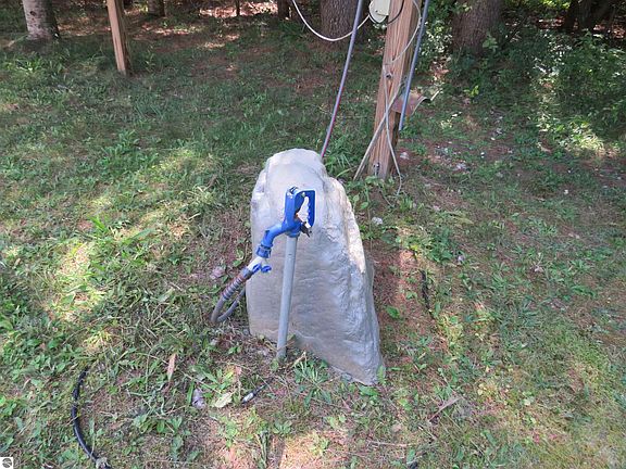 5th image of 2551 E Simpson Rd